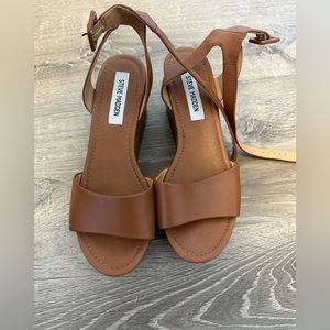 Steve Madden platform wedges size 8